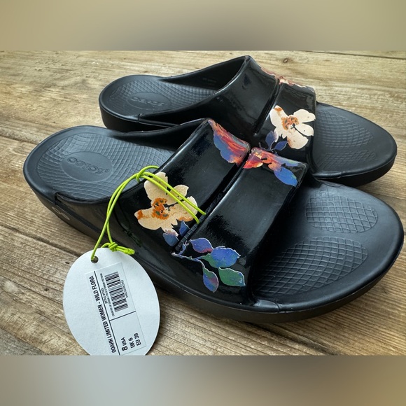 OOfos Women's Ooahh Limited Slide Sandal - WILD FLORA SIZE 8 $80 - Picture 3 of 6